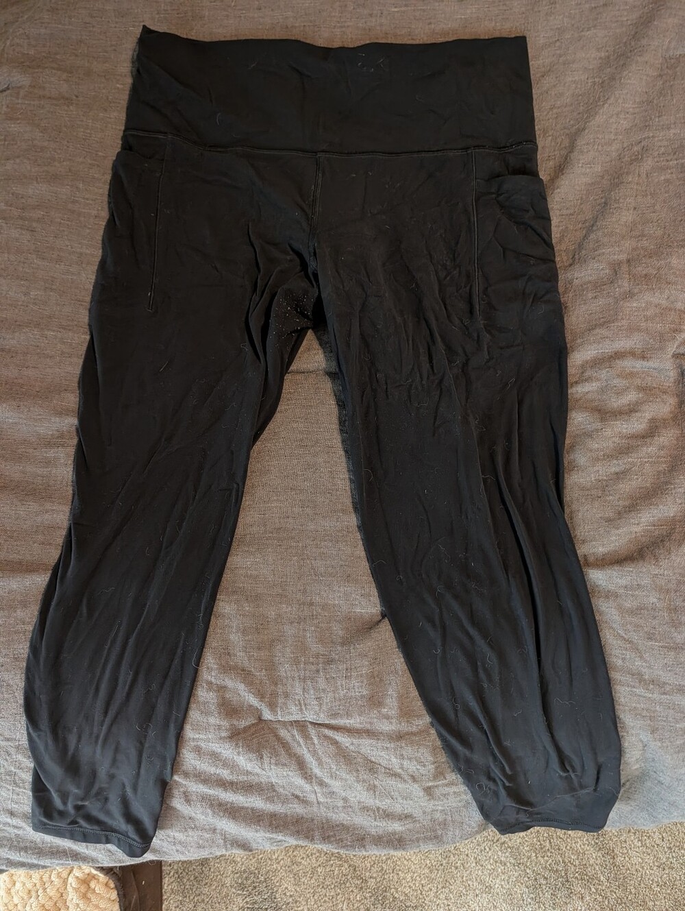 Athleta Salutation Stash Pocket II 7/8 Tight